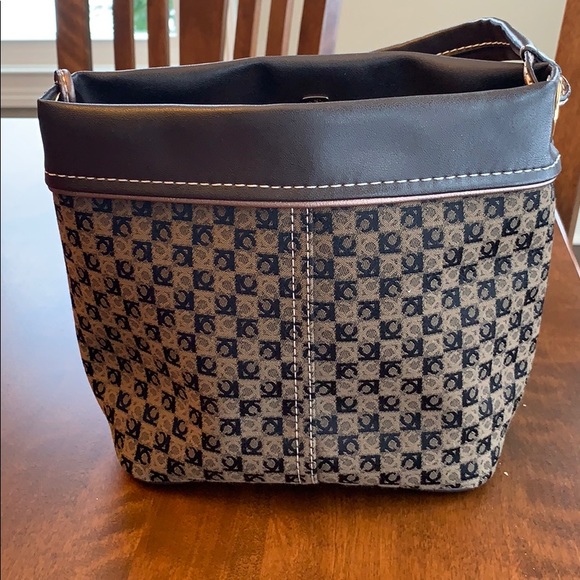 Liz Claiborne Brown Signature Handbag - Picture 3 of 11